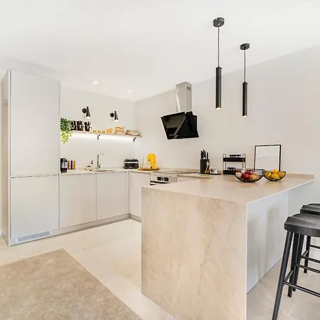 Stylish 3 Bed I Puerto Banus *