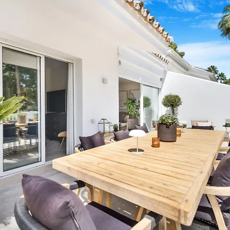 Stylish 3 Bed I Puerto Banus Apartment Marbella